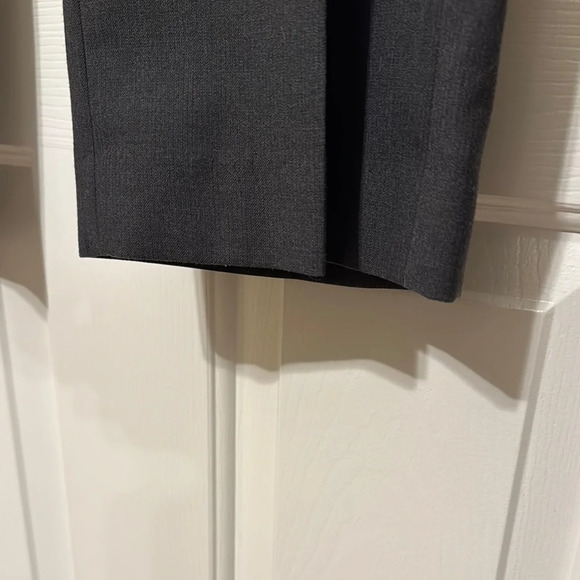 Madison Gray Classic Dress Pants with Straight-Leg Design 36 x 32 - Picture 4 of 8